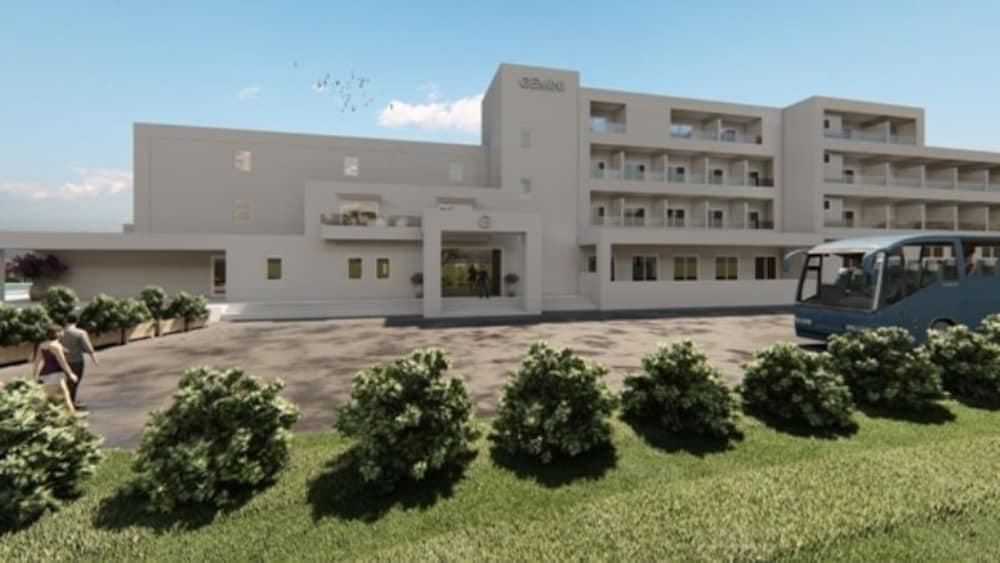 Cnic Gemini Hotel Mesongí
