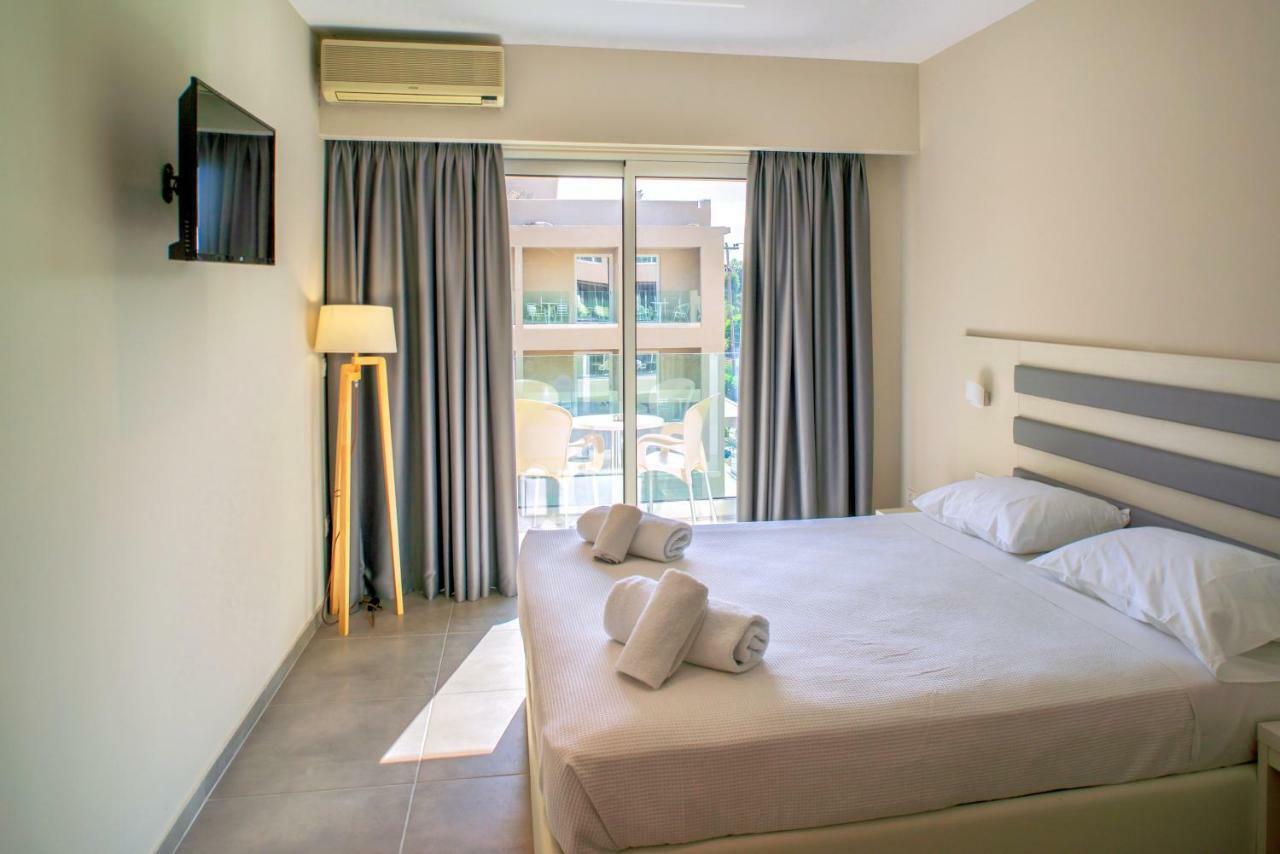 Cnic Gemini Hotel Mesongí